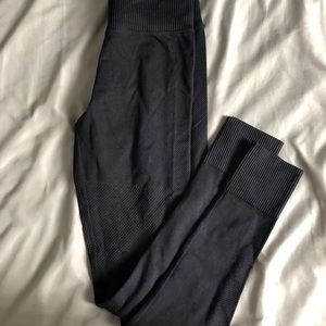 Black CONVERSE leggings